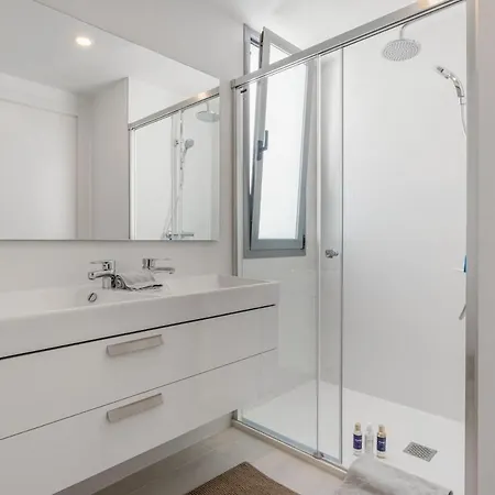 Penthouse 'mi Manera' 4 Bdrs, 245m Terrace *